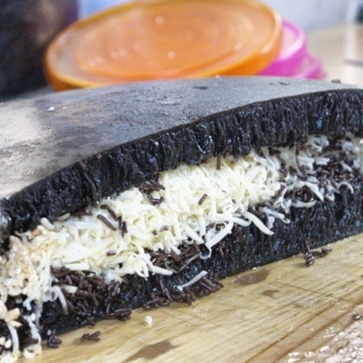 Terang Bulan Keju Coklat Black Forest 2