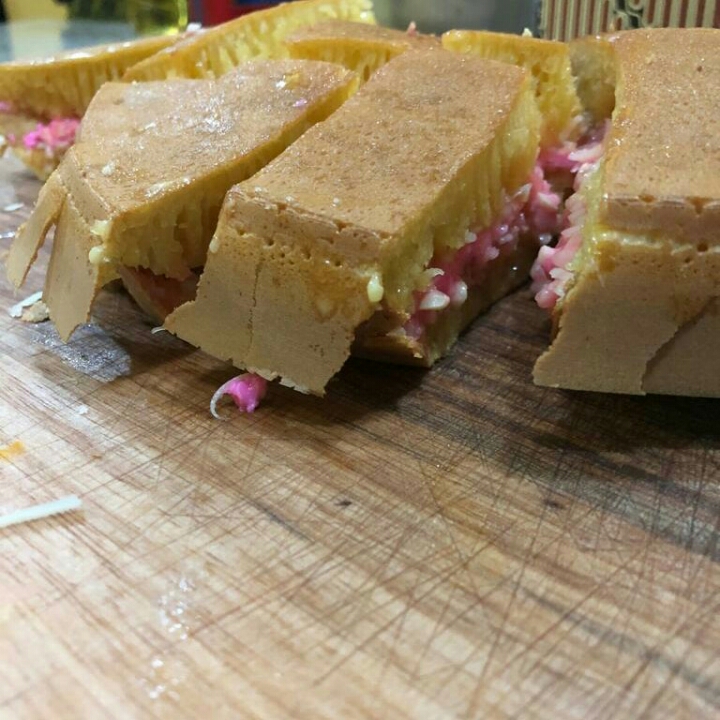 Terang Bulan Keju Kacang Strawbery Batang Loyang Sedang