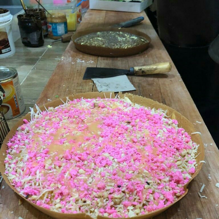 Terang Bulan Keju Kacang Strawbery Loyang Jumbo