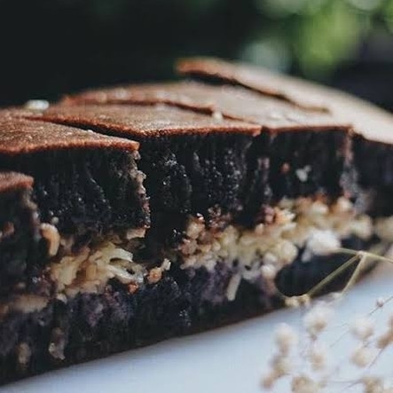 Terang Bulan Keju Kacang Susu Black Forest