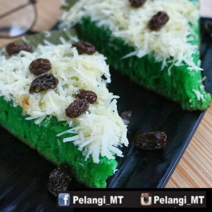 Terang Bulan Keju Kismis Kecil 8 Potong