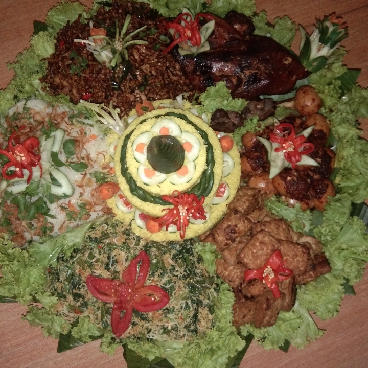 Terima Pesanan tumpeng yah pesan H-1