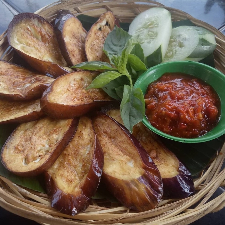 Terong Goreng Lalapan