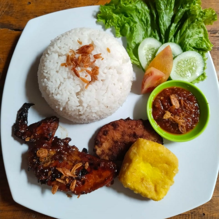 Timbel Komplit Ayam Bakar