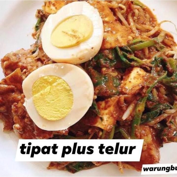 Tipat Cantok Plus Telur