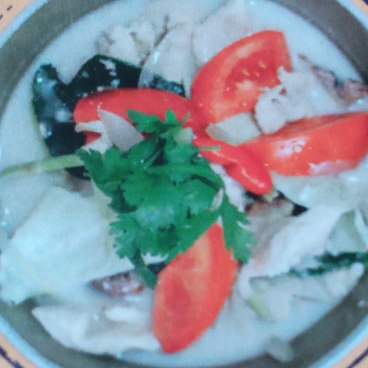 Tom Kha 