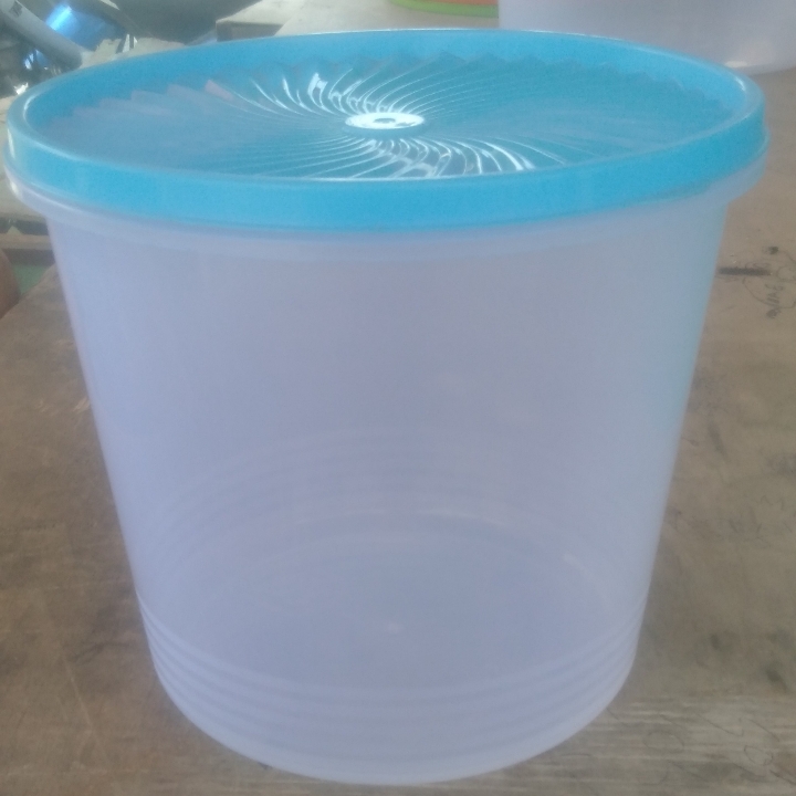 Toples Ukuran 2 Liter