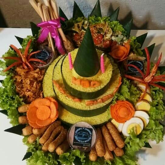 Tumpeng Nasi Kuning 