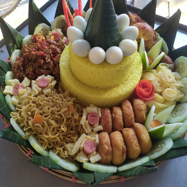 Tumpeng Nasi Kuning