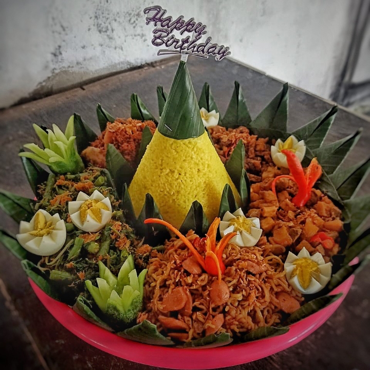 Tumpeng mini