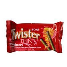 Twister Thins Strawberry Wafer Roll 20g