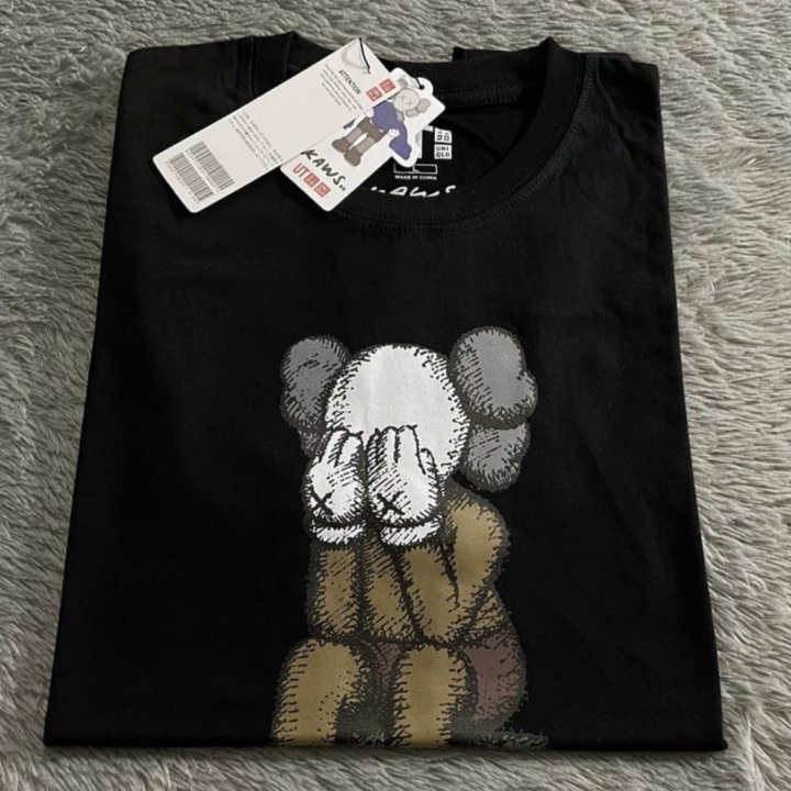 UNIQLO X KAWS