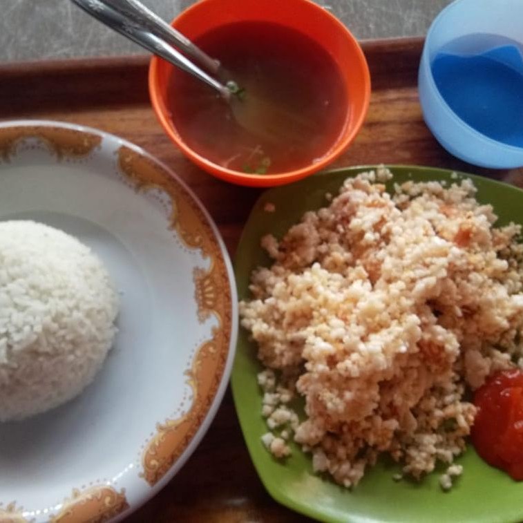 Udang goreng bersama plus nasi