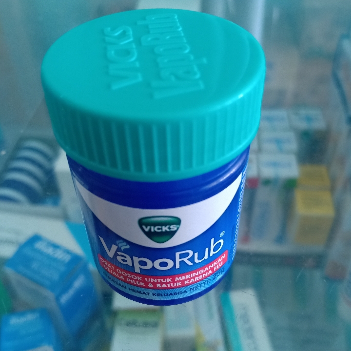 VICKS VAPORRUB 2