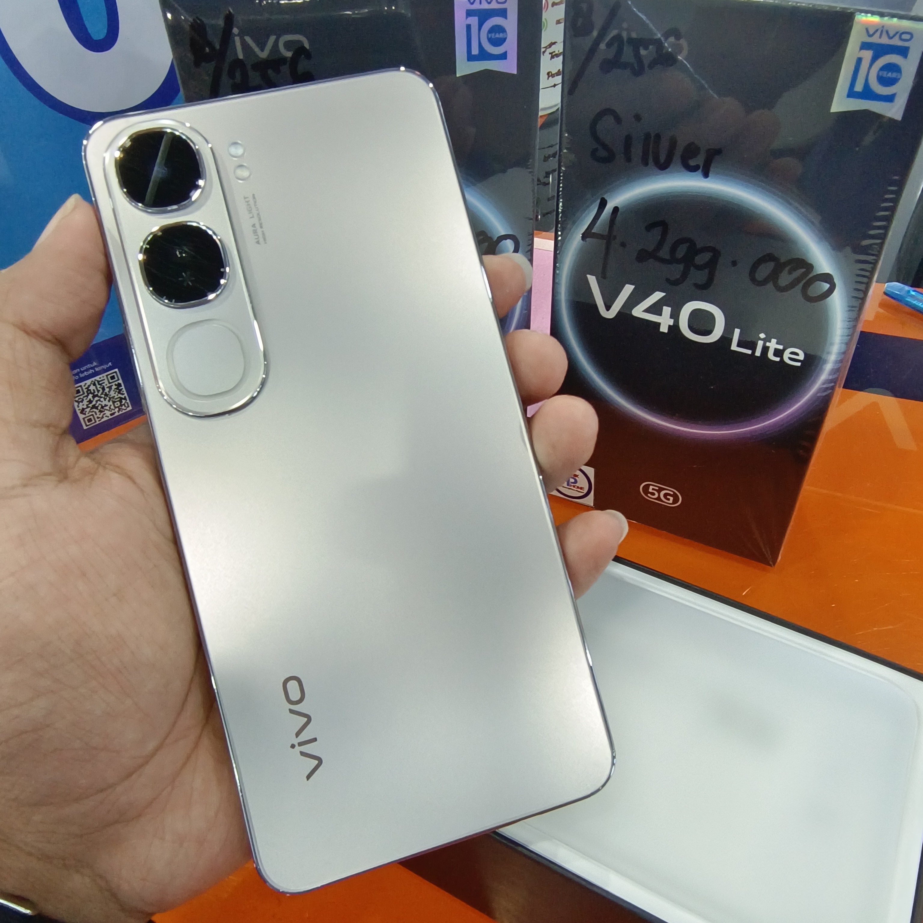 VIVO V40 LITE 5G RAM 8 GB ROM 256 GB 2