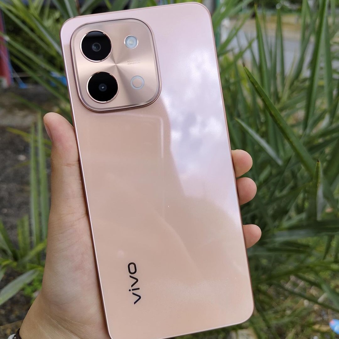 VIVO Y28 RAM 8 GB ROM 128 GB 3