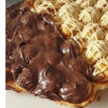 WAFFLE COKLAT TIRAMISU 