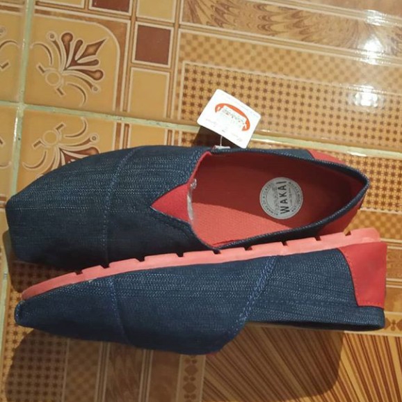 Wakai Slipon Navy Red