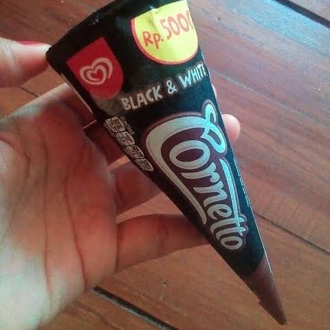 Walls Cornetto Black White 82ml 3