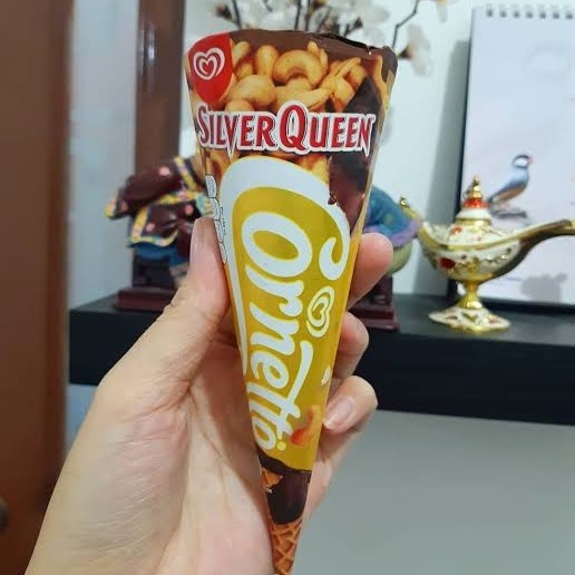 Walls Cornetto SilverQueen 108ml 4