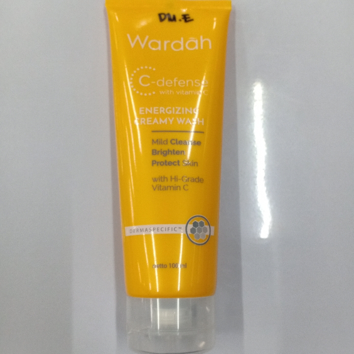 Wardah C Defense Energizing Creamy Wash