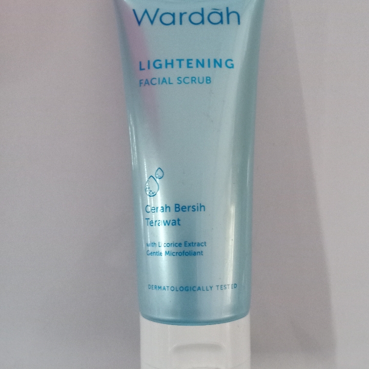 Wardah Facial Scrub