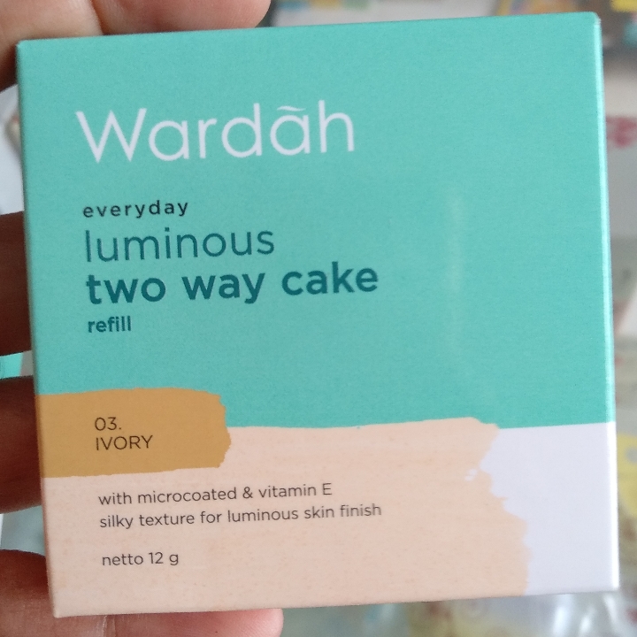 Wardah Luminous Two Way Cake Refil 03 Ivory 2