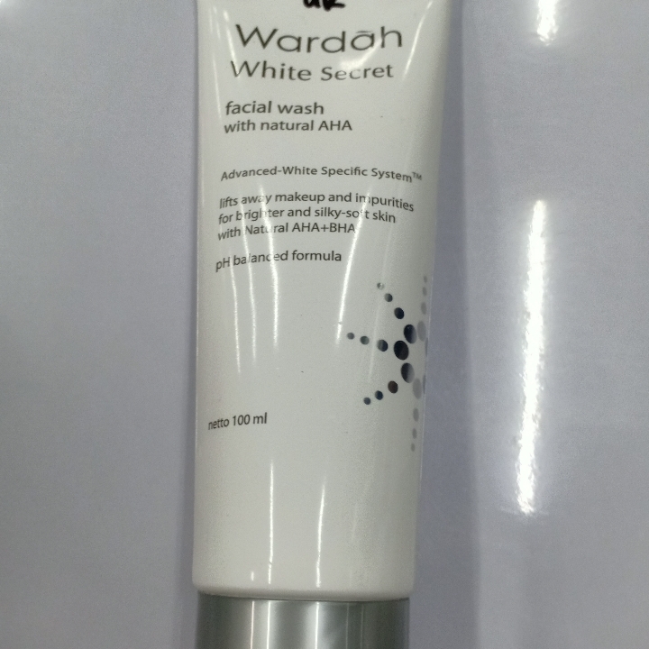 Wardah White Secret Facial Wash