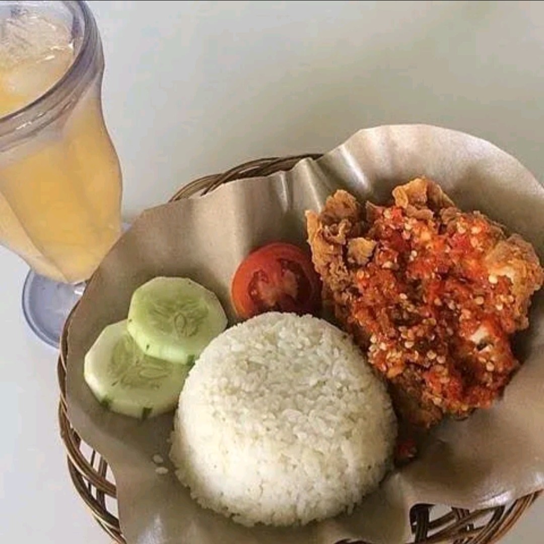 Wareg 3 Paket Ayam Geprek