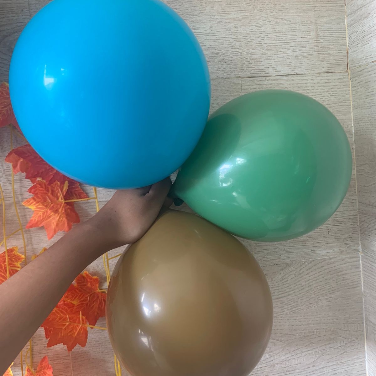 Warna Balon Biru Muda Dusty Cocoa