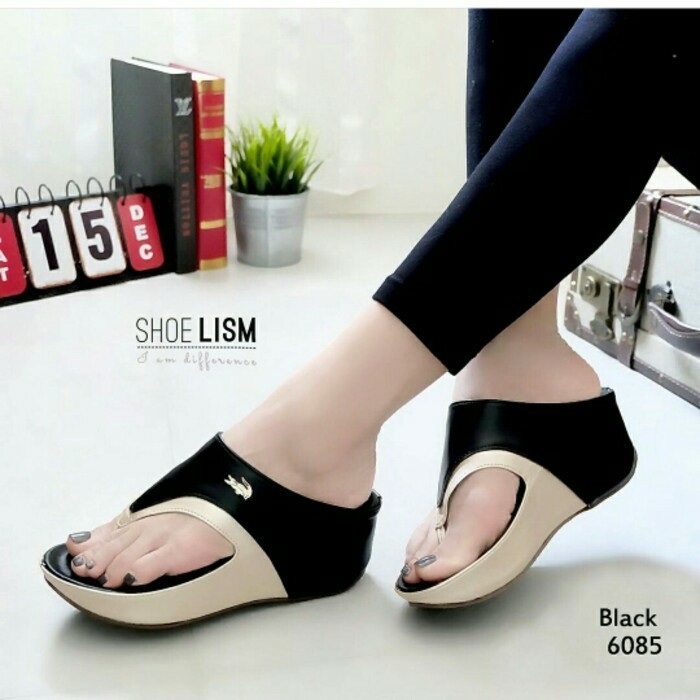 Wedges Crocodile Hitam