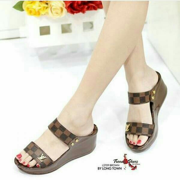 Wedges DH180 Coklat