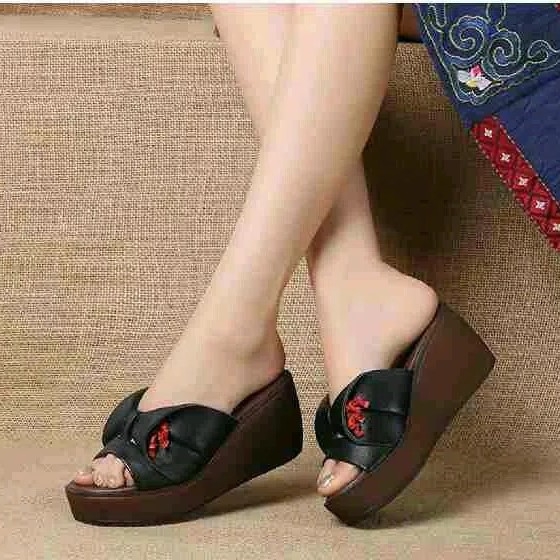 Wedges MG Pita Hitam