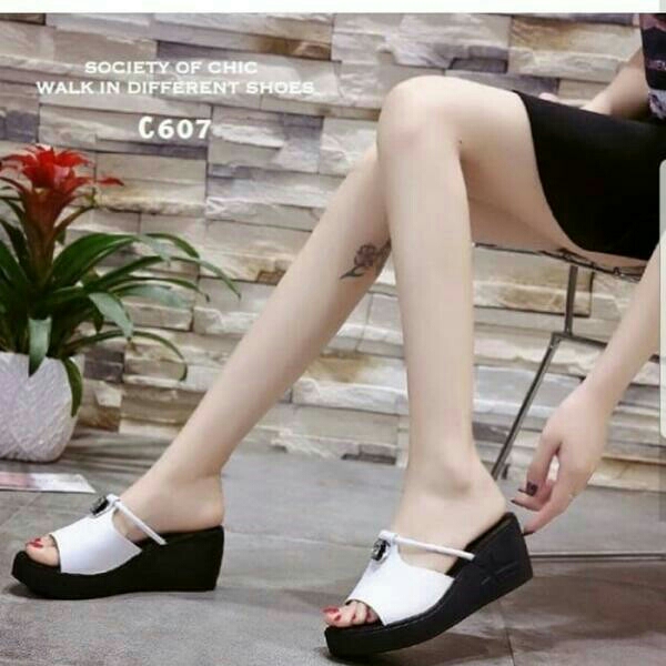 Wedges MR115 PUTIH