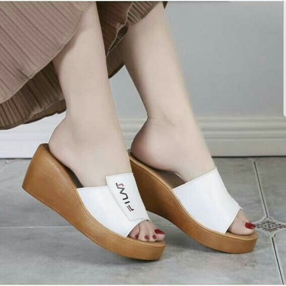 Wedges MR114 Putih