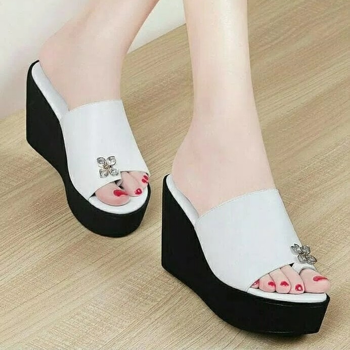 Wedges Mayumi Putih