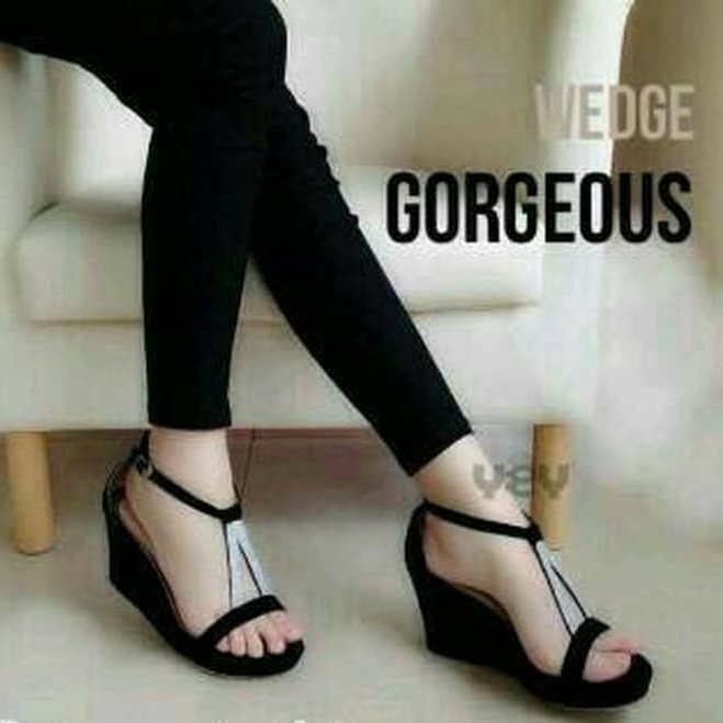 Wedges Miu Gorgeous Hitam