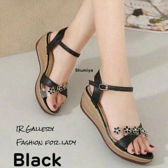 Wedges Silang Bunga Hitam