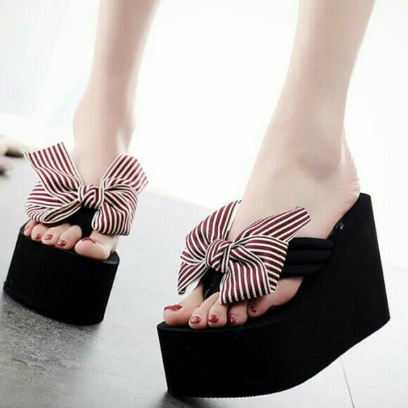 Wedges Spon Pita Salur DN26 Merah