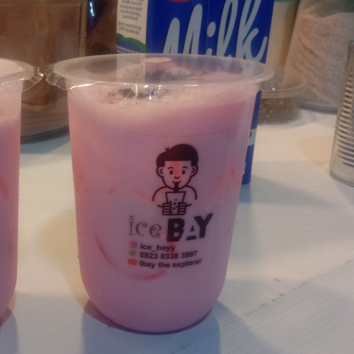 White Milk Strawberry 