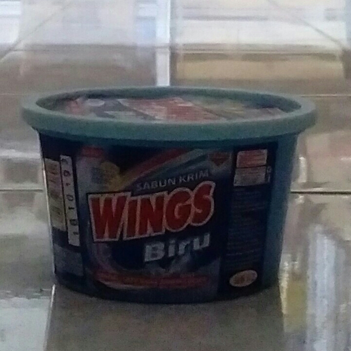 Wings Biru
