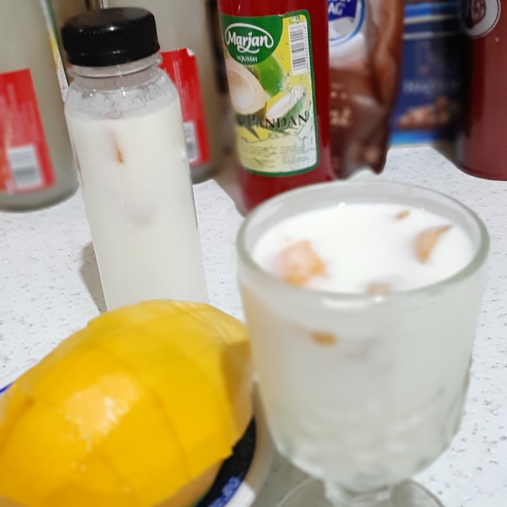 Yogurt Mango Longan Botle 250 Ml