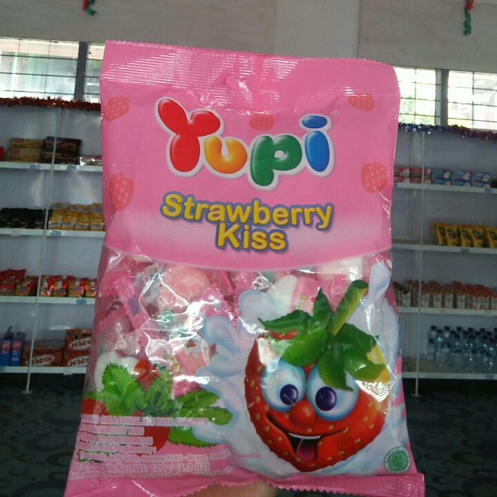 Yupi Stroberi Kiss