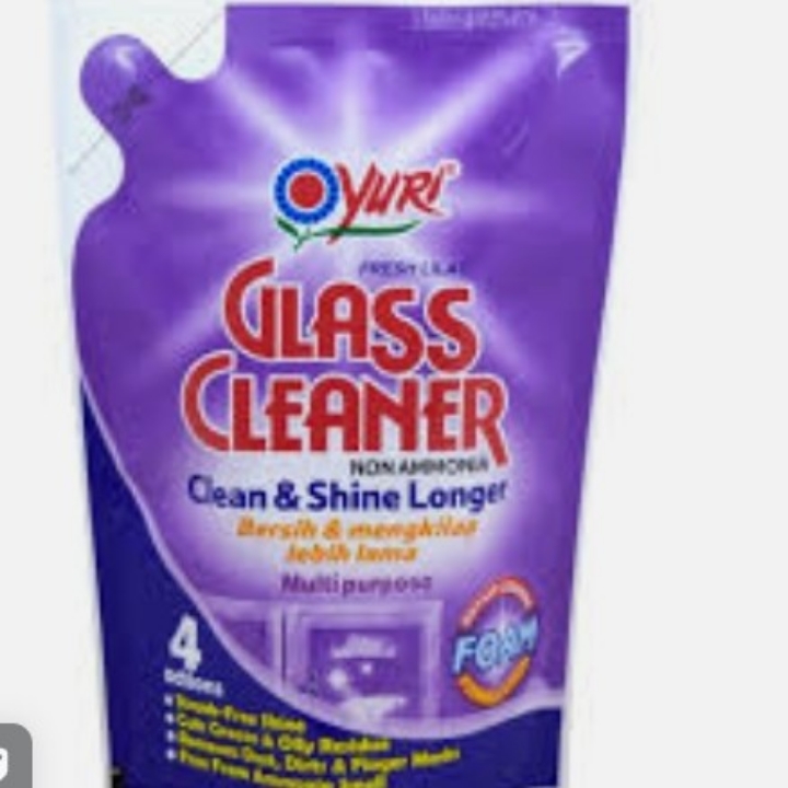 Yuri Glass Cleaner Ungu Refil 410ml