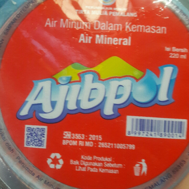 air mineral cup dalam karton