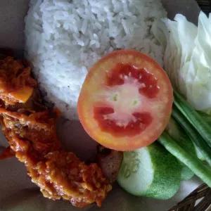 ayam geprek nasi lalapan es the