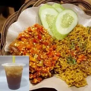 ayam geprek setan mie goreng lalap esteh anget 