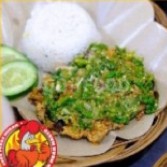 ayam gepuk sambel buto ijo