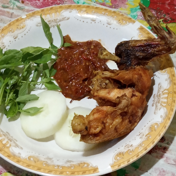 ayam goreng lalapan