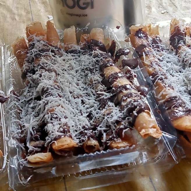 banana roll coklat keju